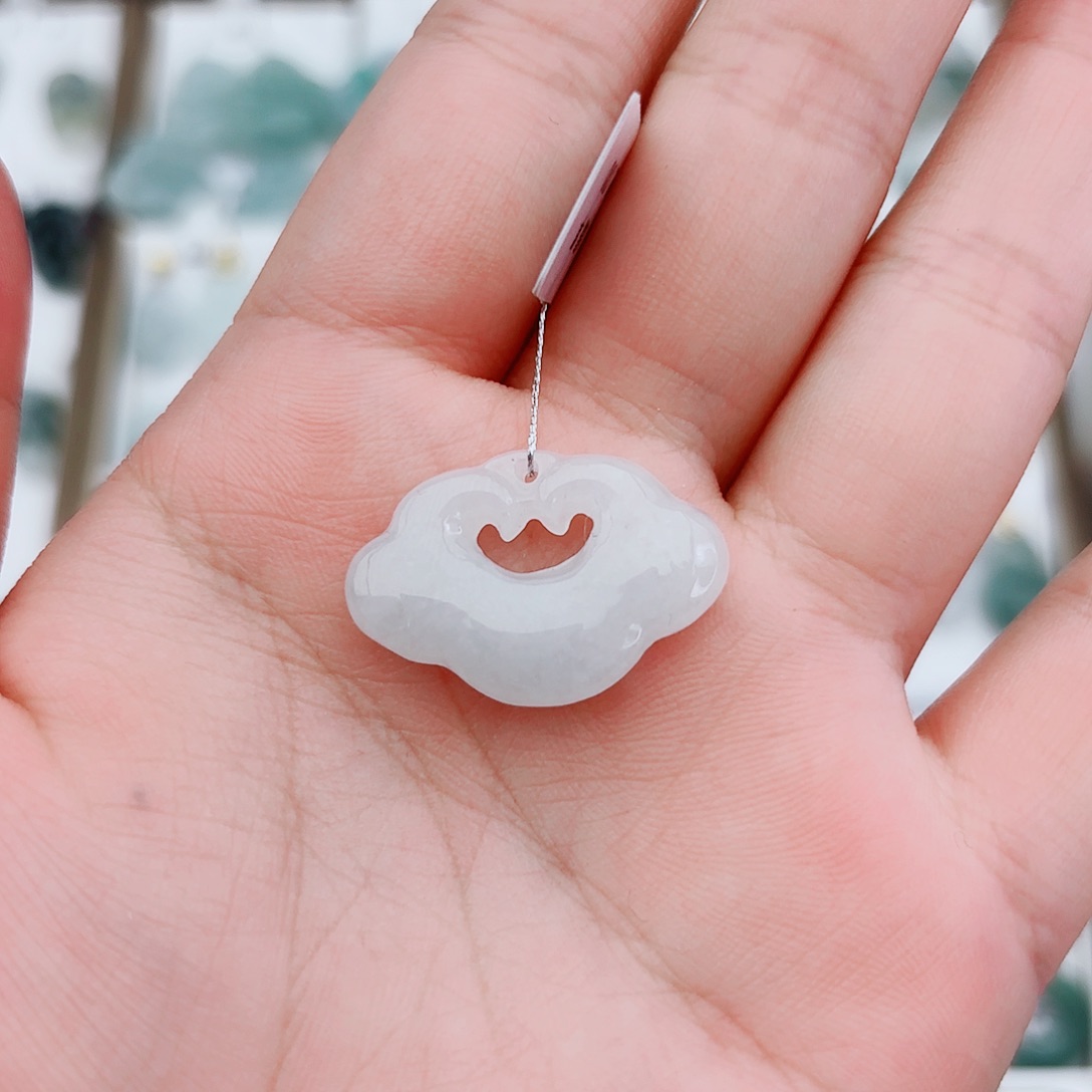 翡翠颈饰未镶嵌祥云锁