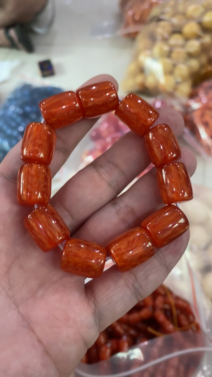 D 767 金丝血海松手串