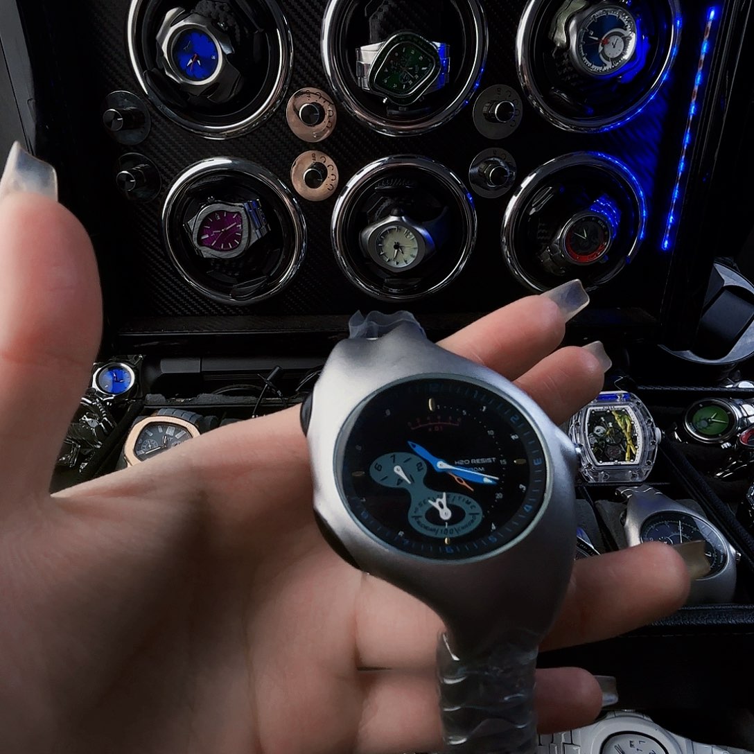 滋***润钢锻造碳石英机芯-光能机芯