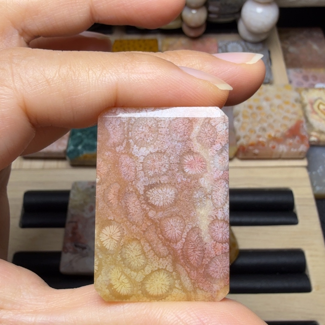 硅化玉未镶嵌嫩嫩的颜色