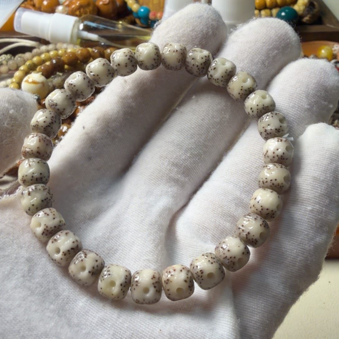 吊坠星月菩提8×7大菠萝通体 35号