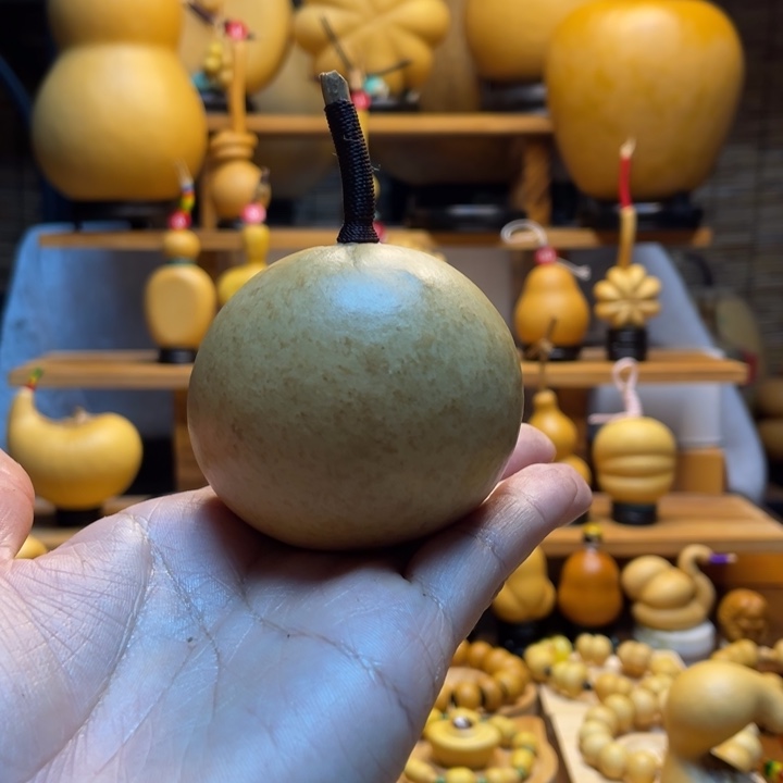 龙***主天然葫芦自然生长