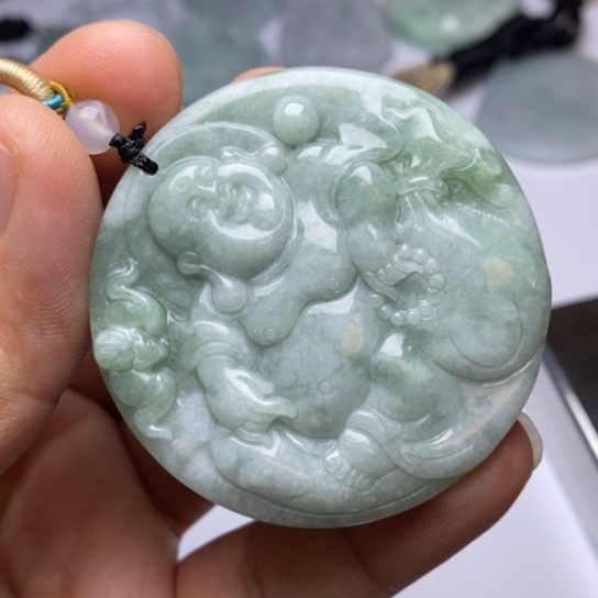 翡翠未镶嵌颈饰翡翠