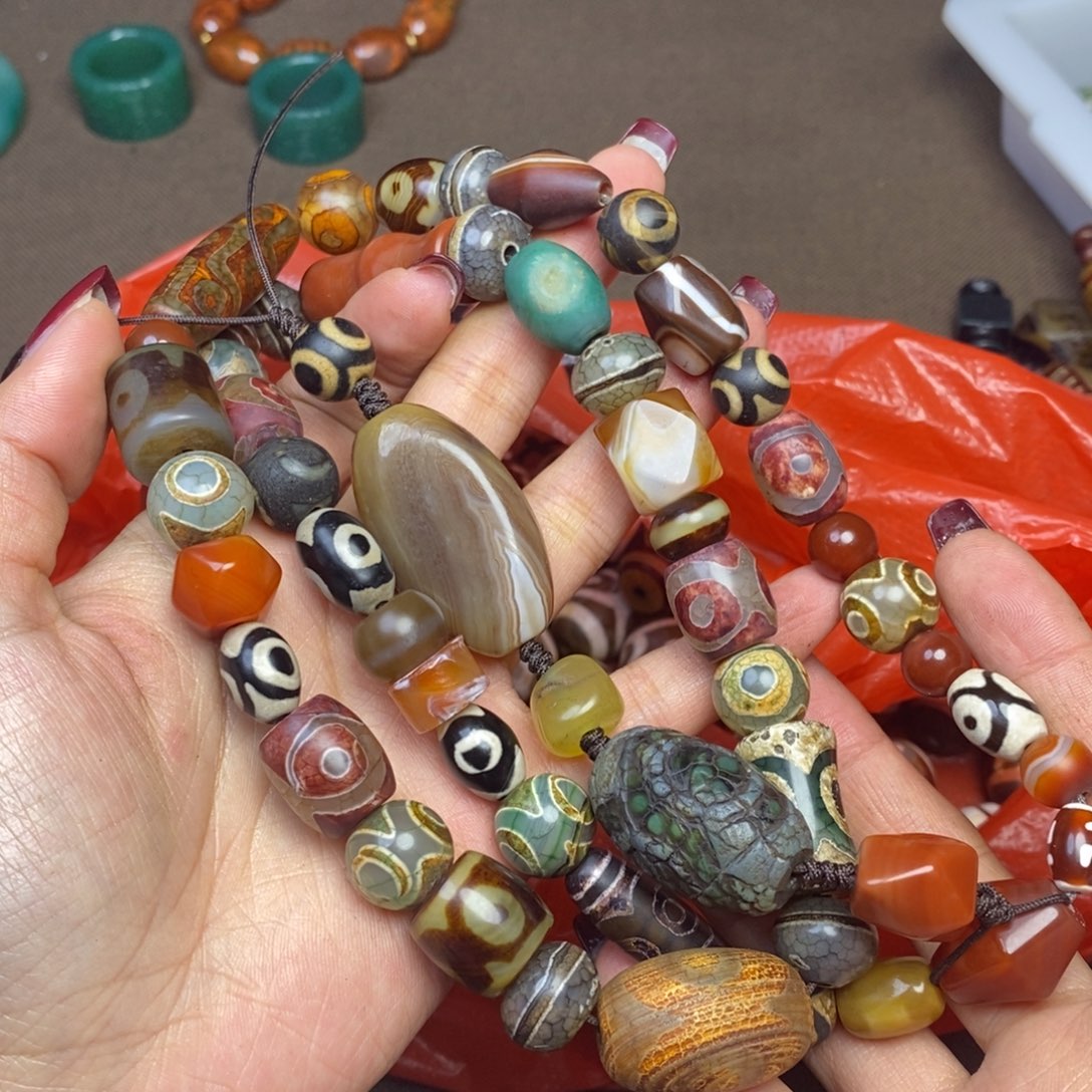 玛瑙/玉髓颈饰未镶嵌