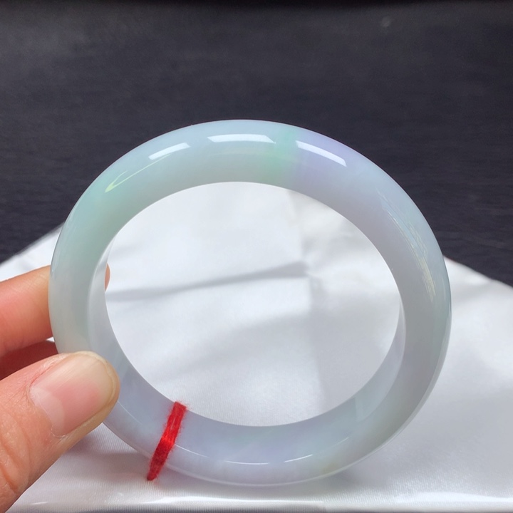 翡翠手镯未镶嵌58圈