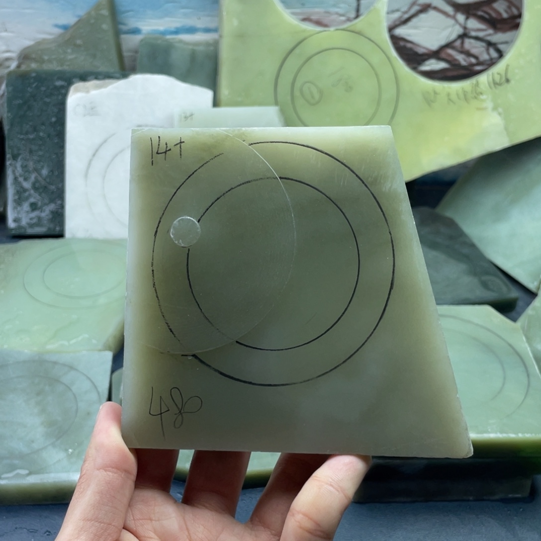 淡***笑和田玉未镶嵌手镯定制手镯