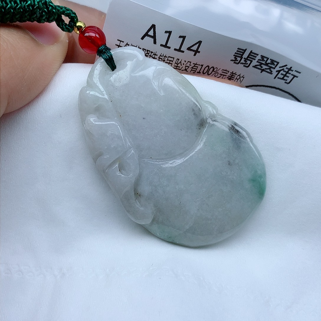 翡翠颈饰未镶嵌牌子