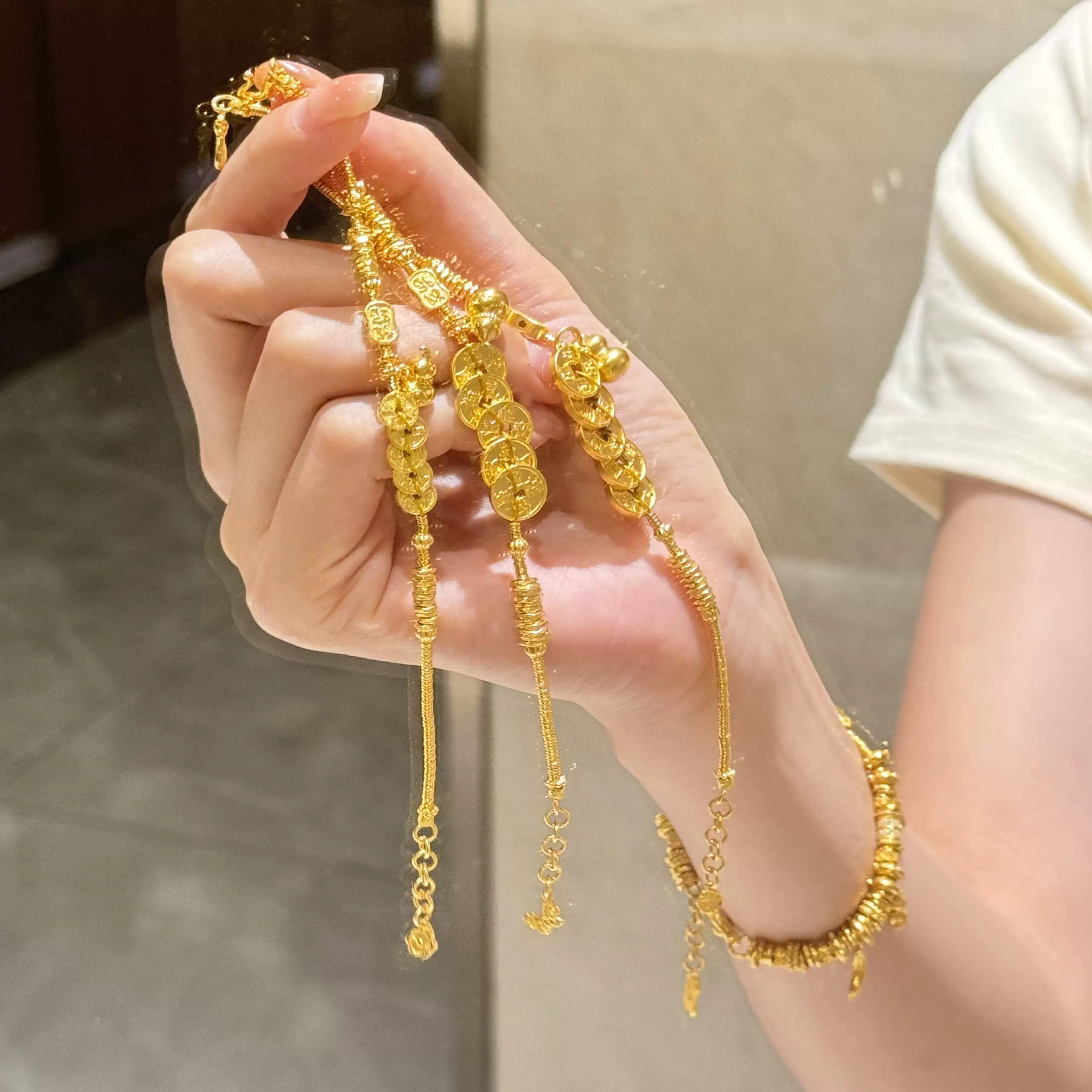 铜合金手链  新中式国潮金色五帝币葫芦手链女精美气质百搭不掉色