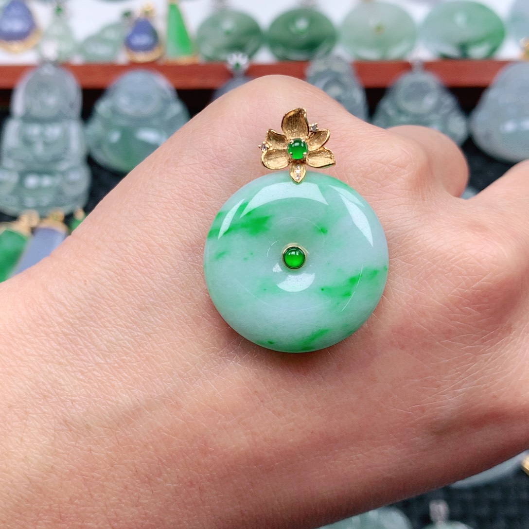 翡翠吊坠(不含链)18K金镶嵌