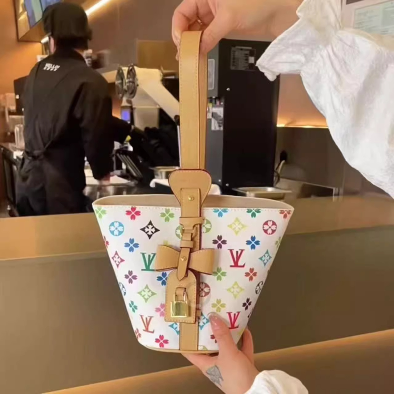 香港正品精选轻奢2025新款女包真皮老花蝴蝶节水桶包单肩斜跨包包