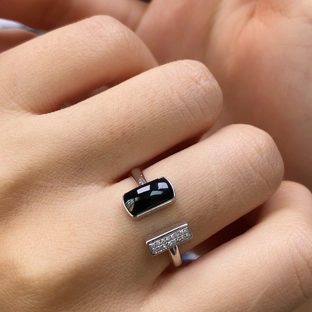 翡翠18K金镶嵌戒指