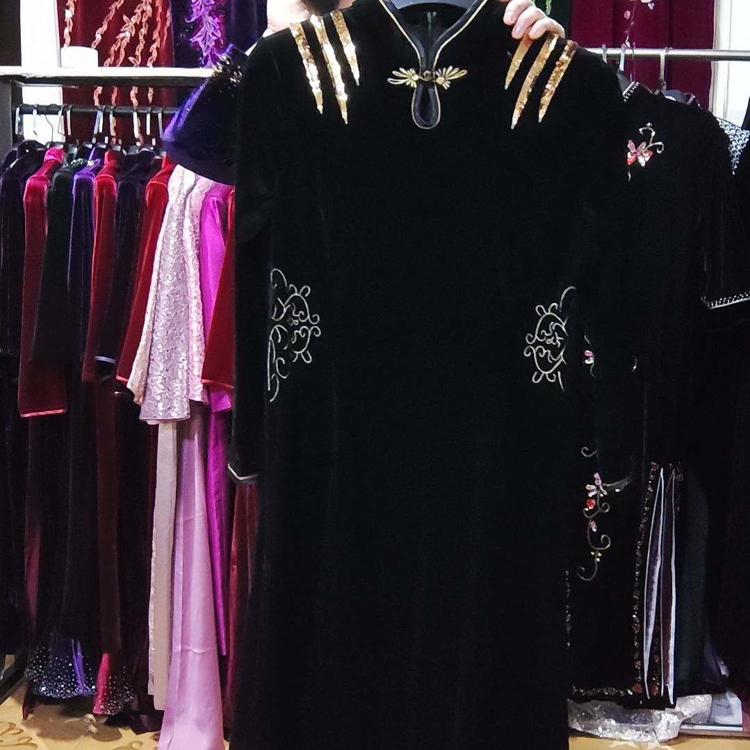 黑色金丝绒刺绣中长改良旗袍裙3XL125-135内