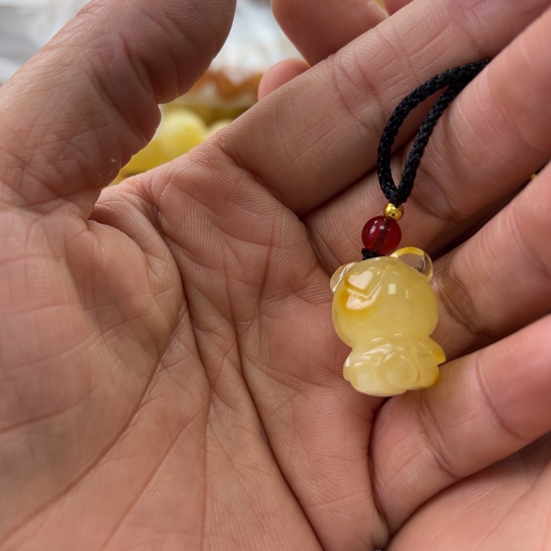 未镶嵌琥珀珠宝奇石