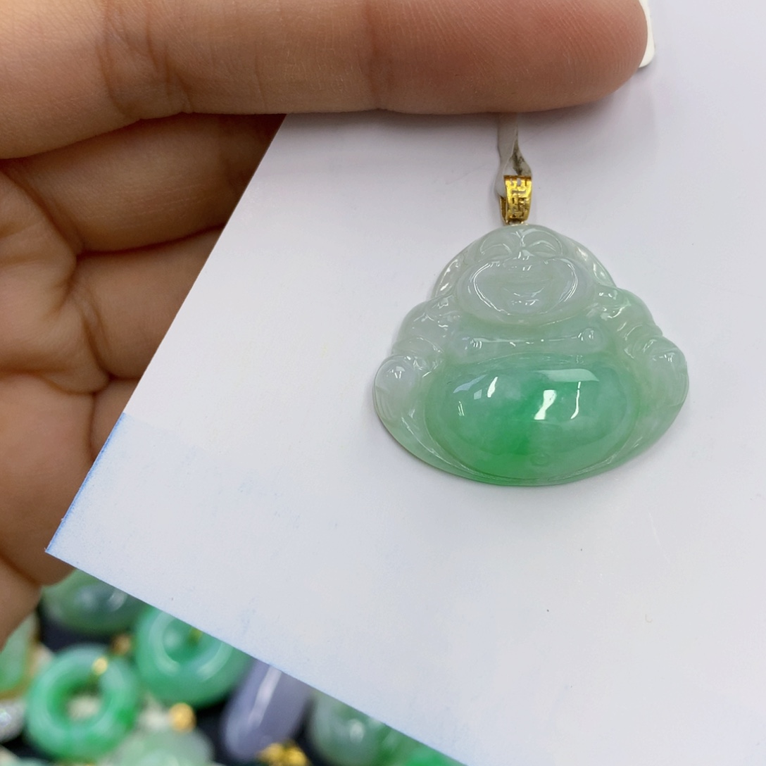 翡翠18K金镶嵌颈饰翡翠