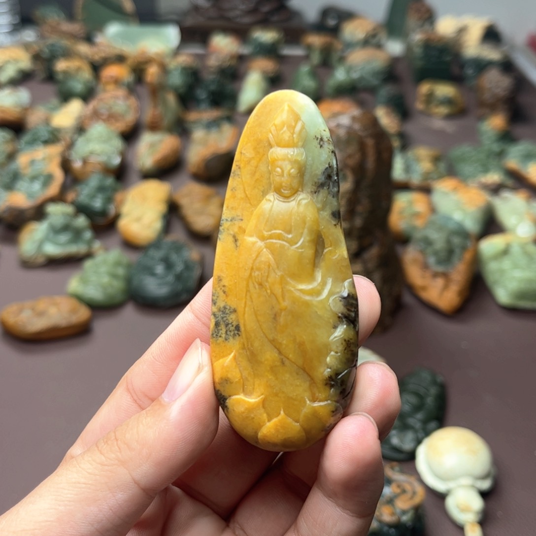 岫岩河磨玉（透闪石质玉）吊坠未镶嵌