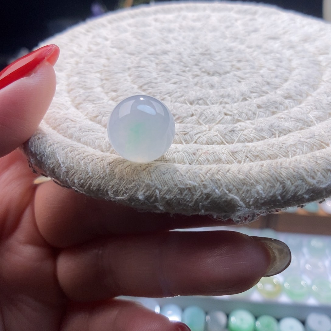 翡翠颈饰未镶嵌圆珠13.4 