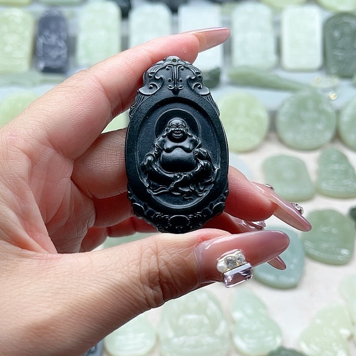 刘***府和田玉未镶嵌颈饰