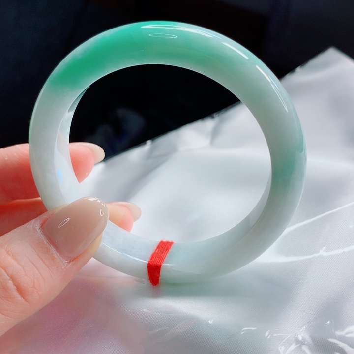 翡翠未镶嵌手镯56圈口