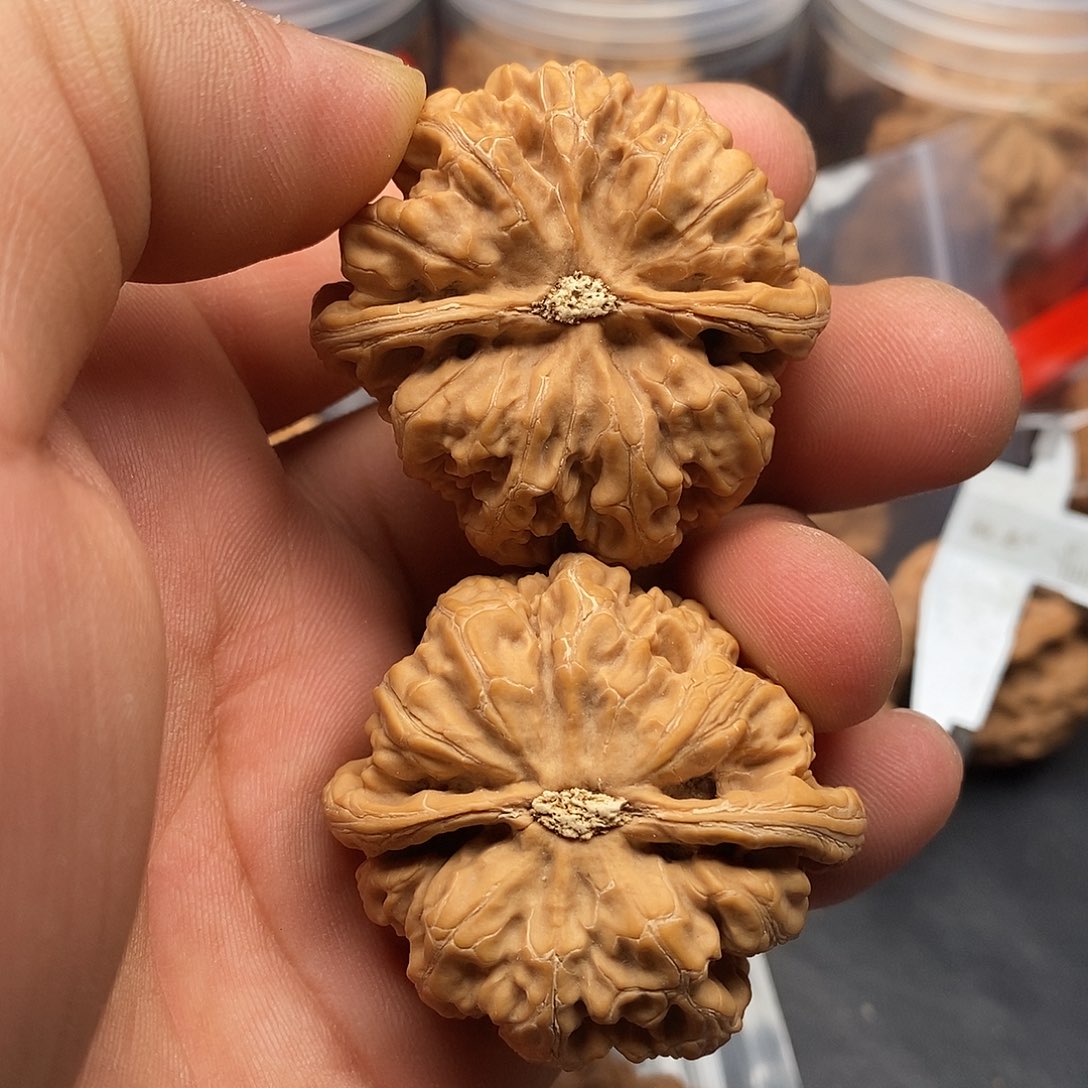 文玩核桃把件过***3粗筋43