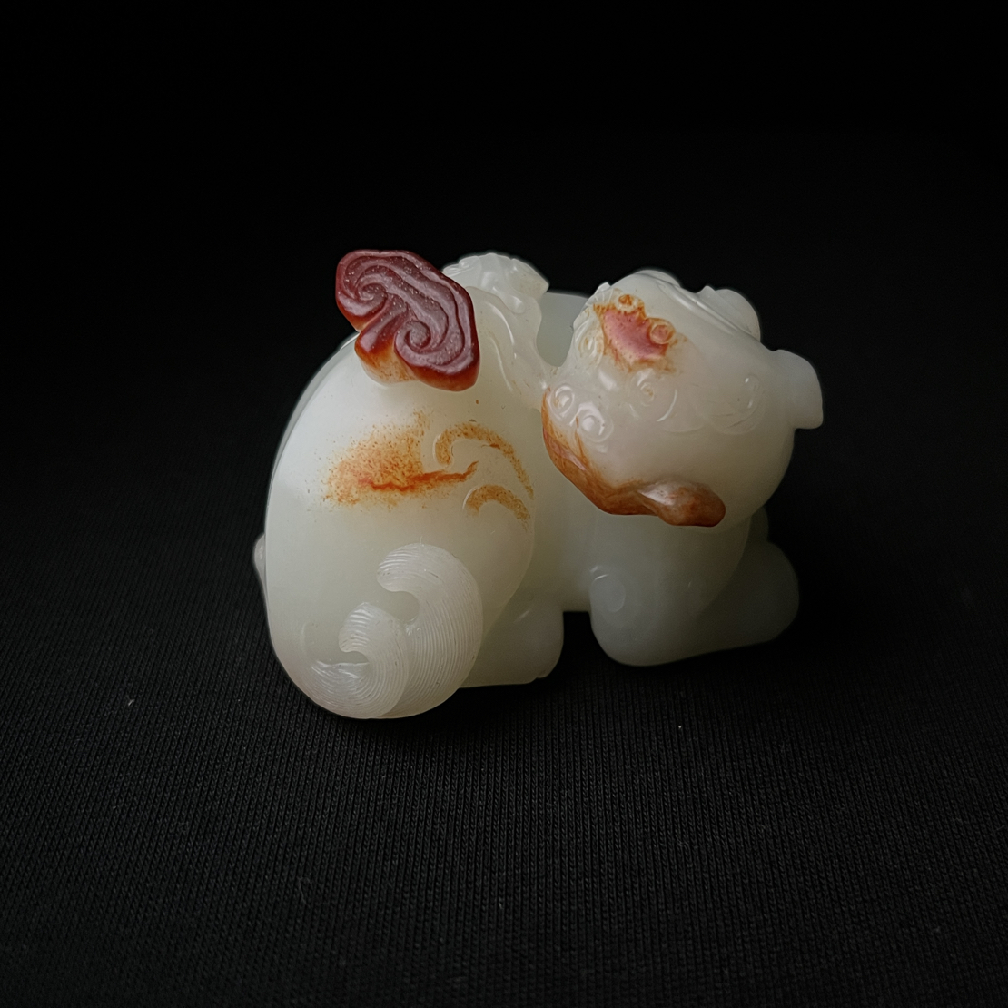 和田红皮满工精品玉兽