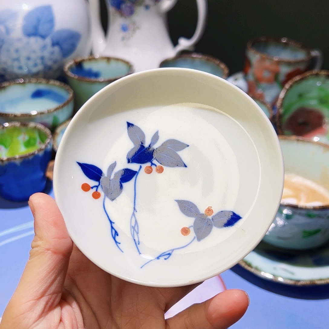 咖啡杯和茶杯是我们学校一块