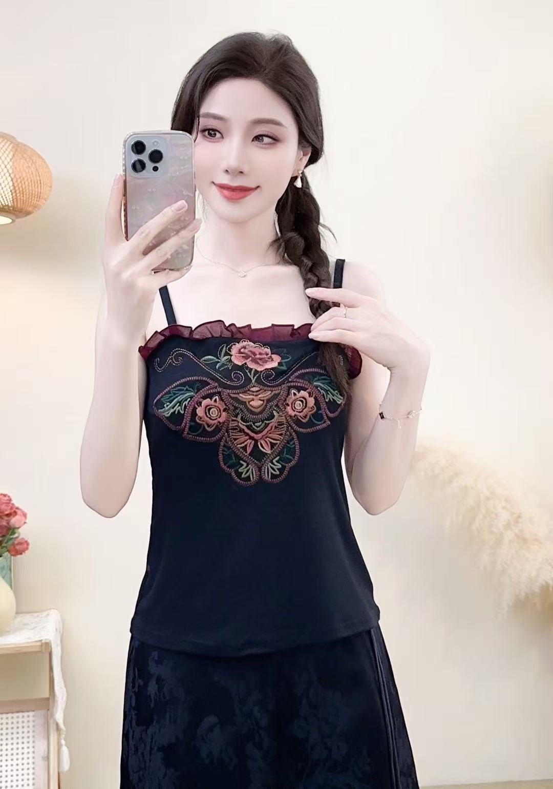 MYSG2025新款新中式刺绣亲肤黑色打底吊带背心内搭带胸垫上衣女