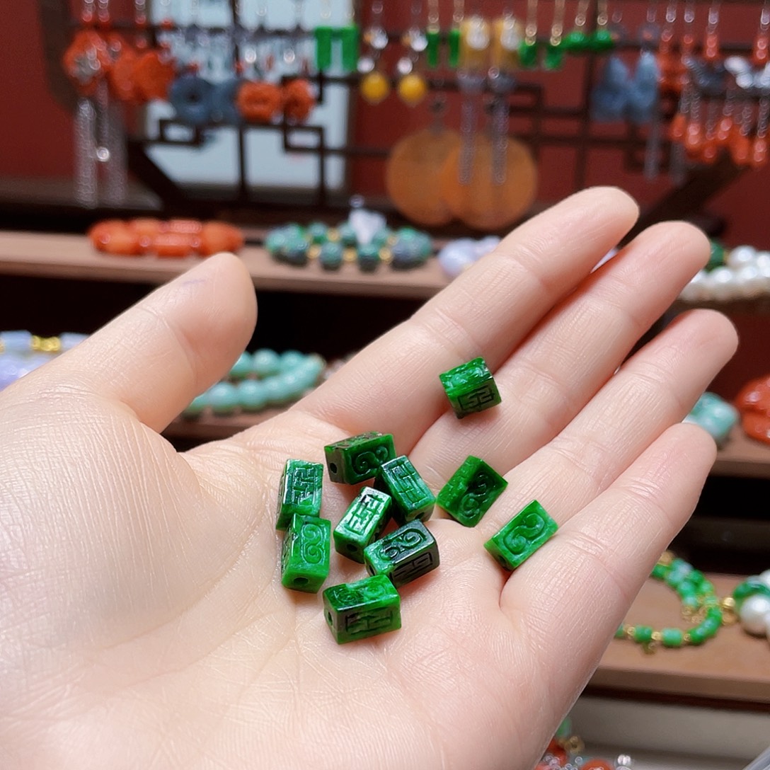 用***6翡翠未镶嵌手链饰品