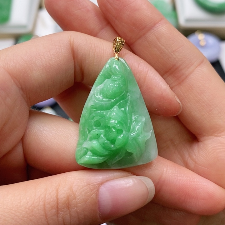 翡翠颈饰未镶嵌吊坠