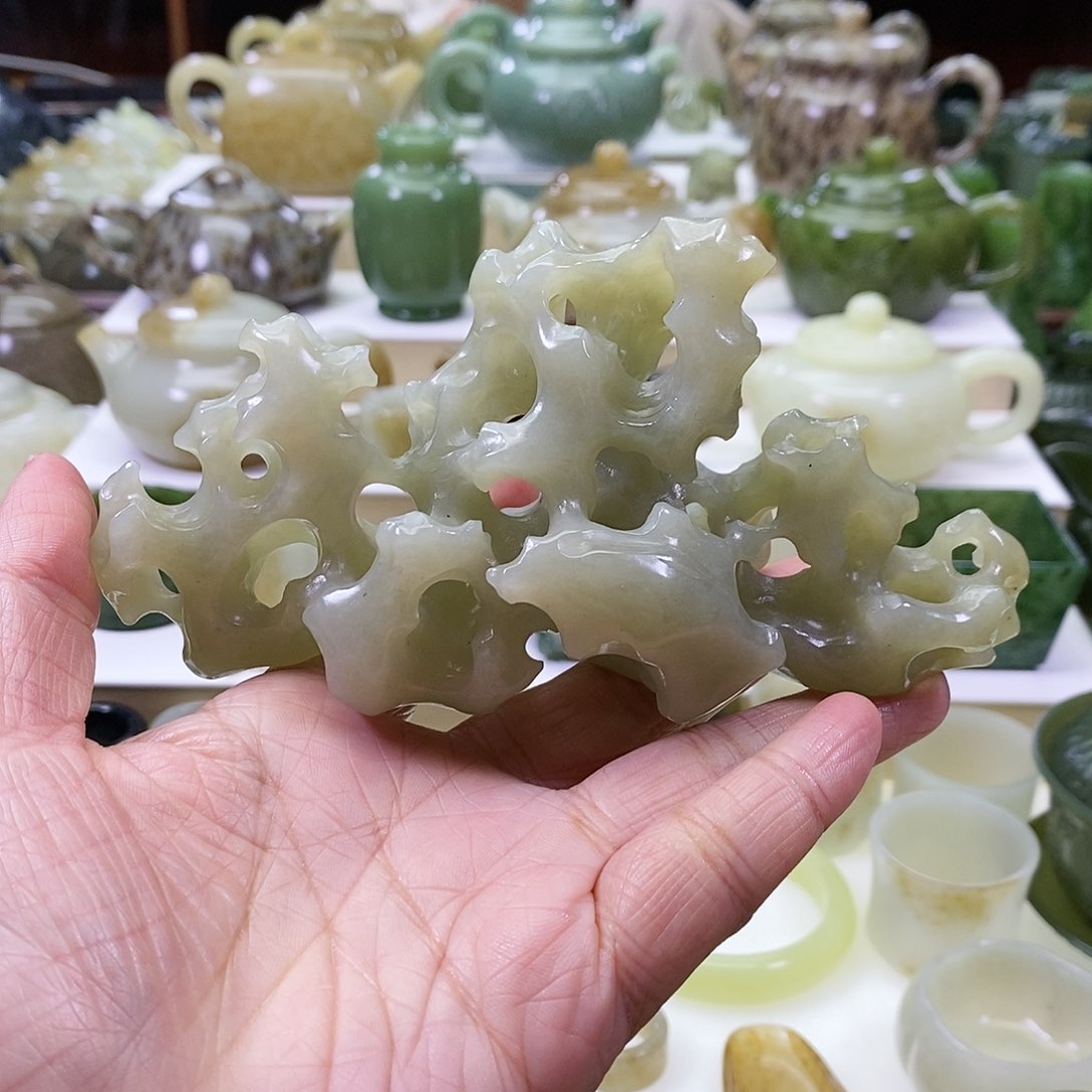 和田玉太湖石未镶嵌