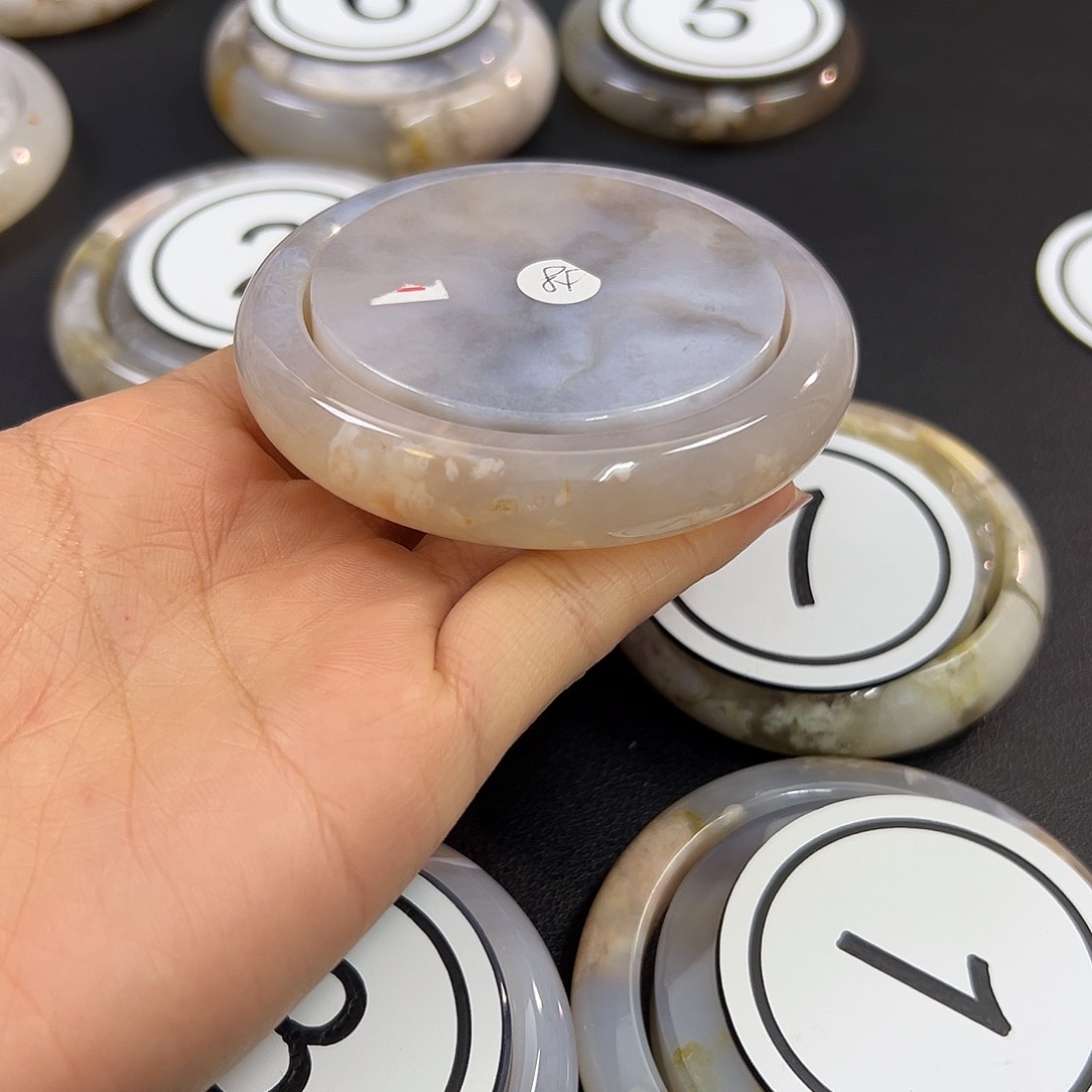 玛瑙/玉髓手镯未镶嵌呜*吴