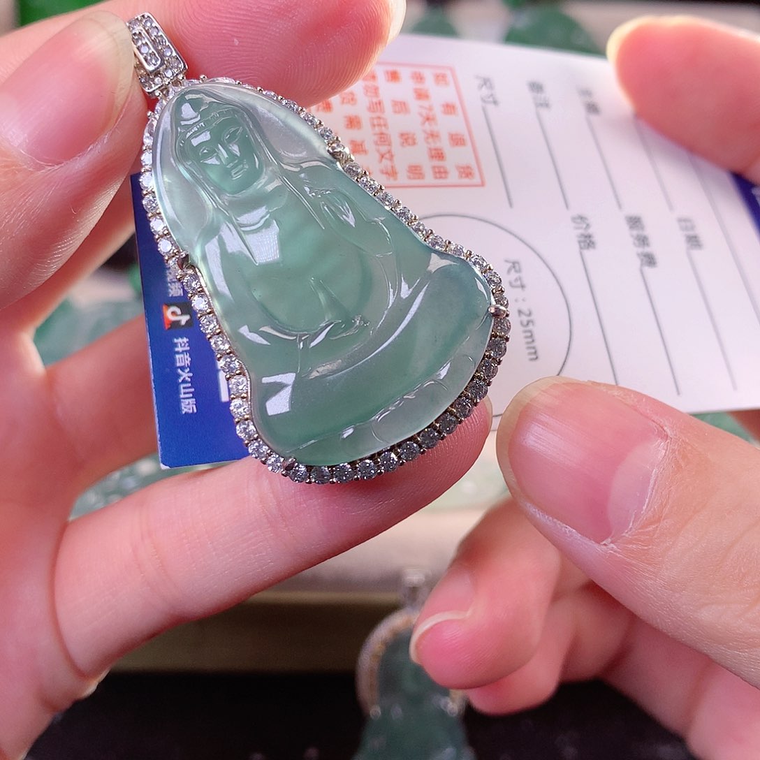 翡翠颈饰银S925镶嵌翡翠