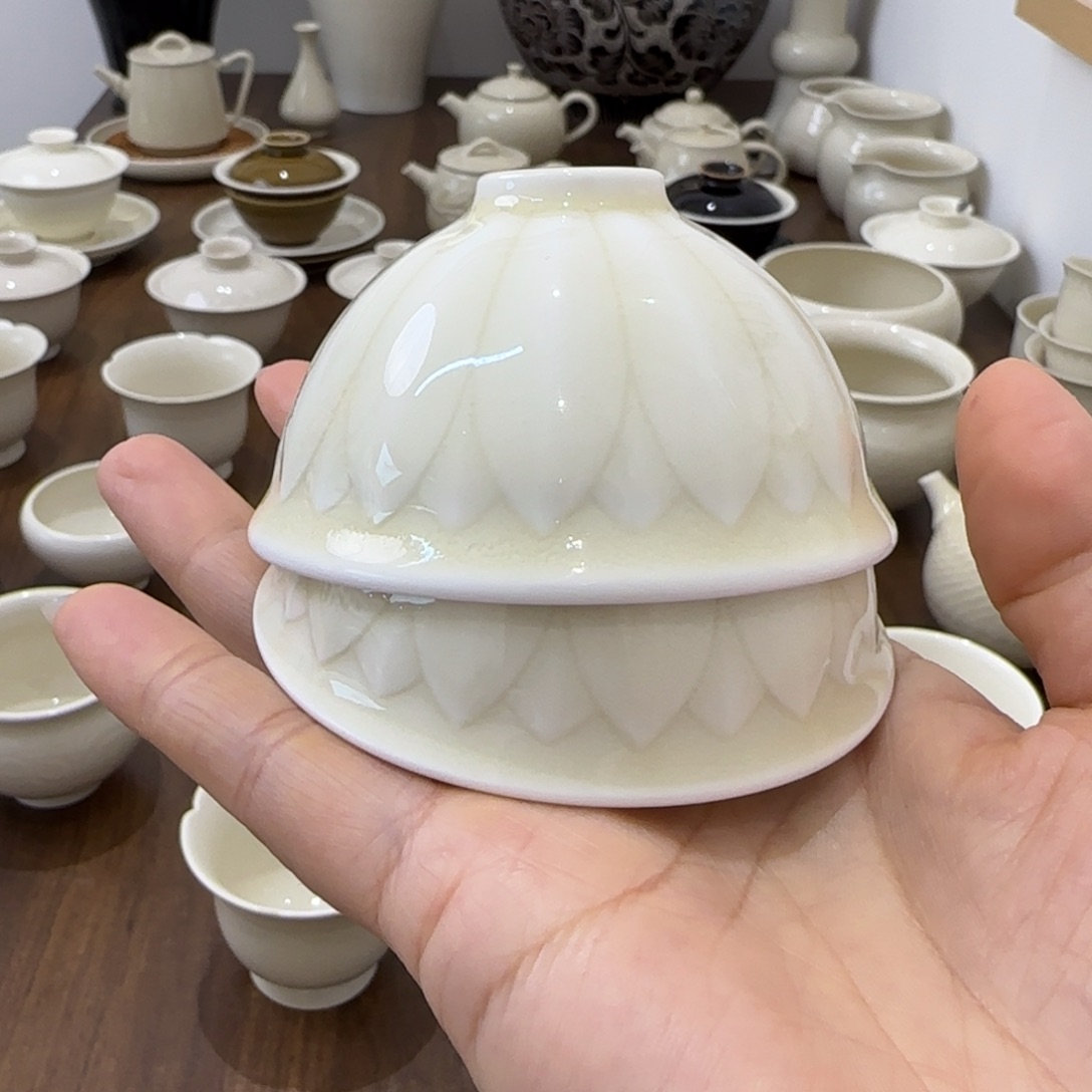 微瑕定瓷莲瓣鸡心杯不发礼盒 釉厚