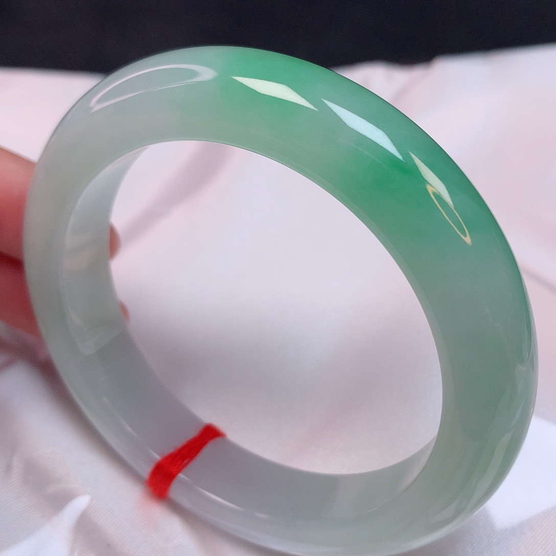 翡翠手镯未镶嵌56+ 翡翠手镯