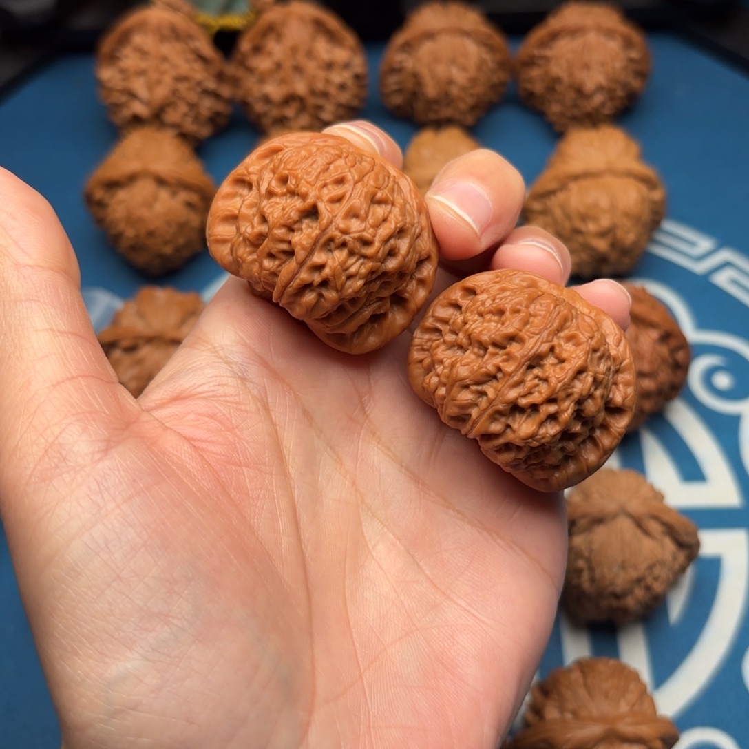 会***箱吊坠文玩核桃血麒麟40