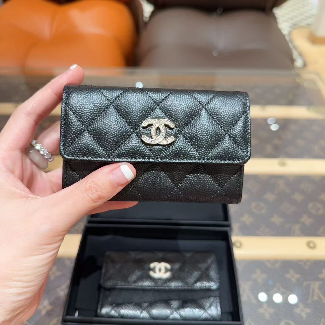 未使用 Chanel/香奈儿  25P 黑金荔枝皮双C闪钻 logo菱格纹翻盖款