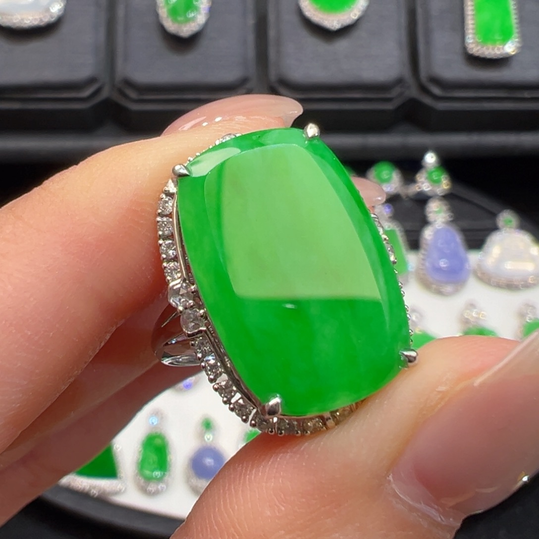 翡翠戒指18K金镶嵌收到货48小时鉴赏期