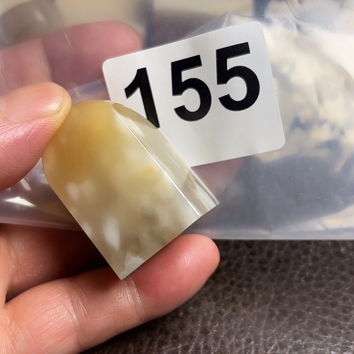 偲***老挝石精美老挝田黄章