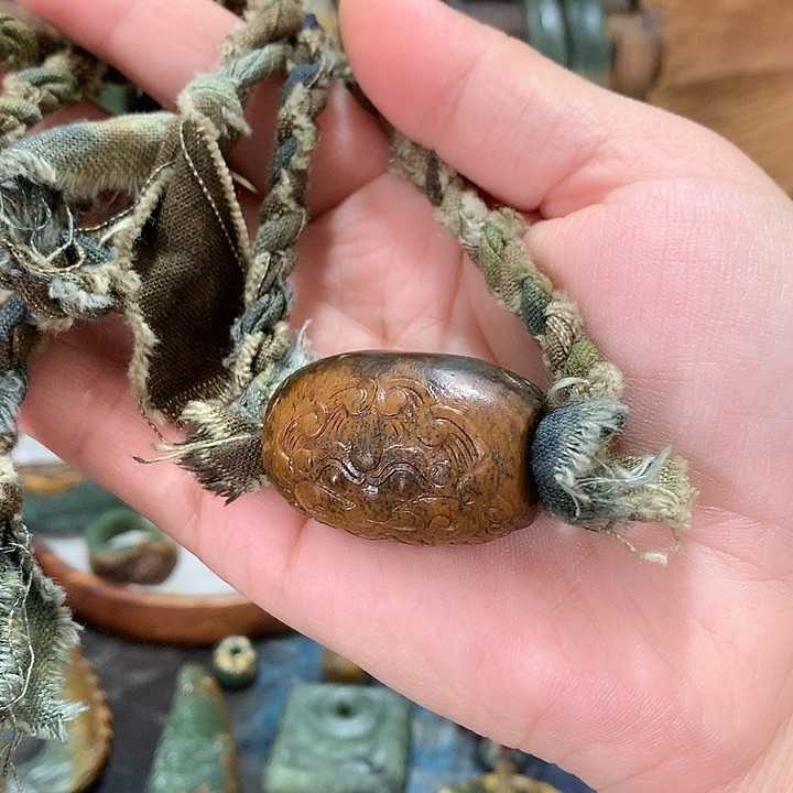 未镶嵌岫岩河磨玉（透闪石质玉）挂件