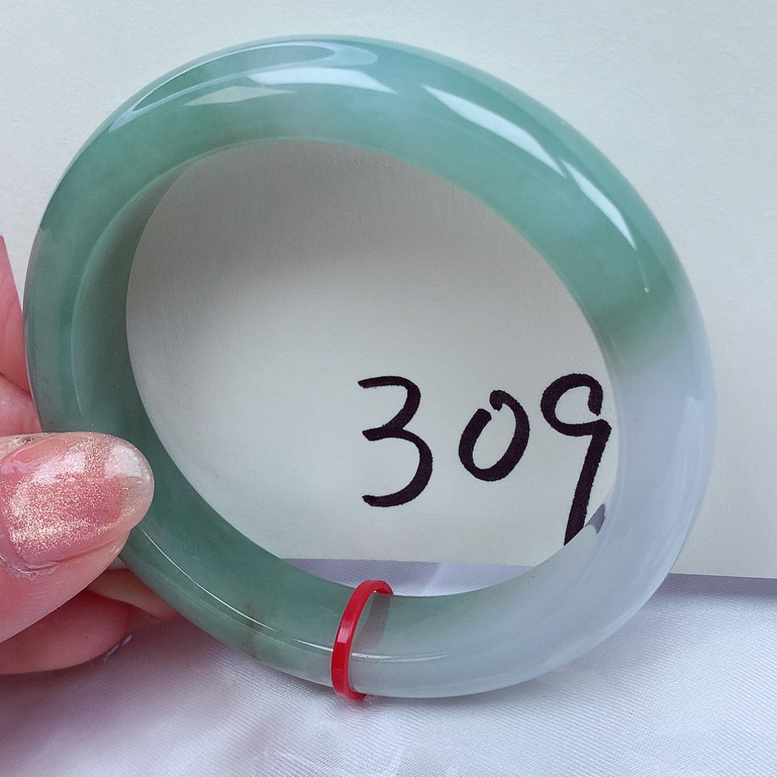 翡翠手镯未镶嵌翡翠