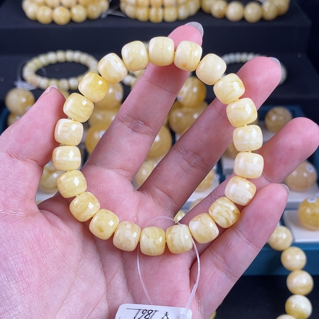 未镶嵌蜜蜡珠宝奇石