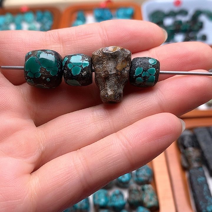 湖北天然原矿松石方糖三通套装