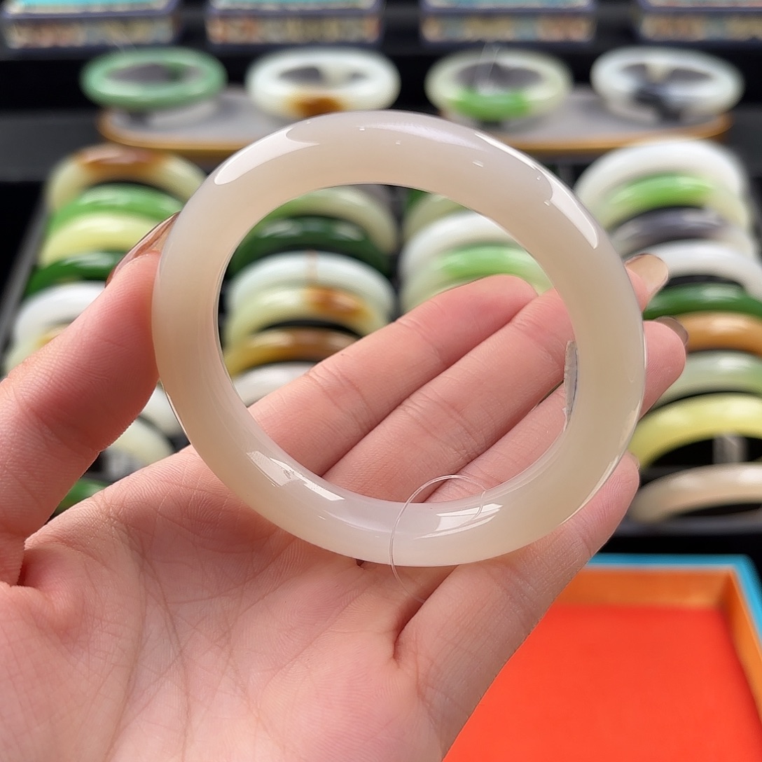 和田玉未镶嵌手镯55.5