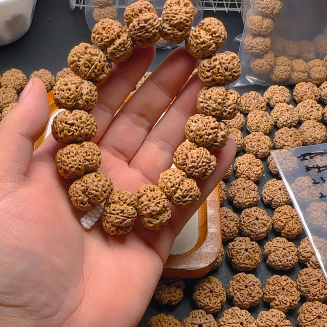 我***骨金刚菩提吊坠定制飞碟梅花头货