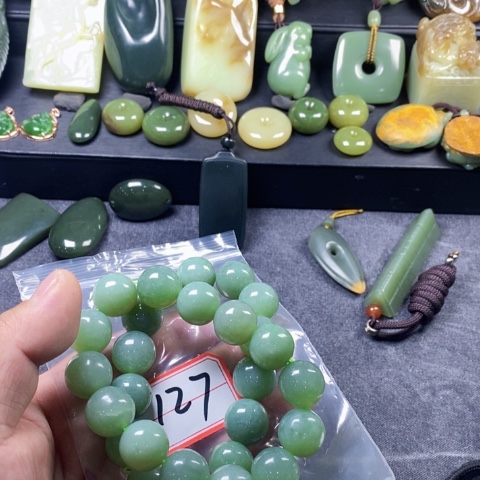 未镶嵌蛇纹石玉手链