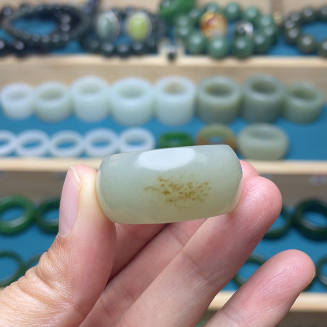 和田玉戒指未镶嵌