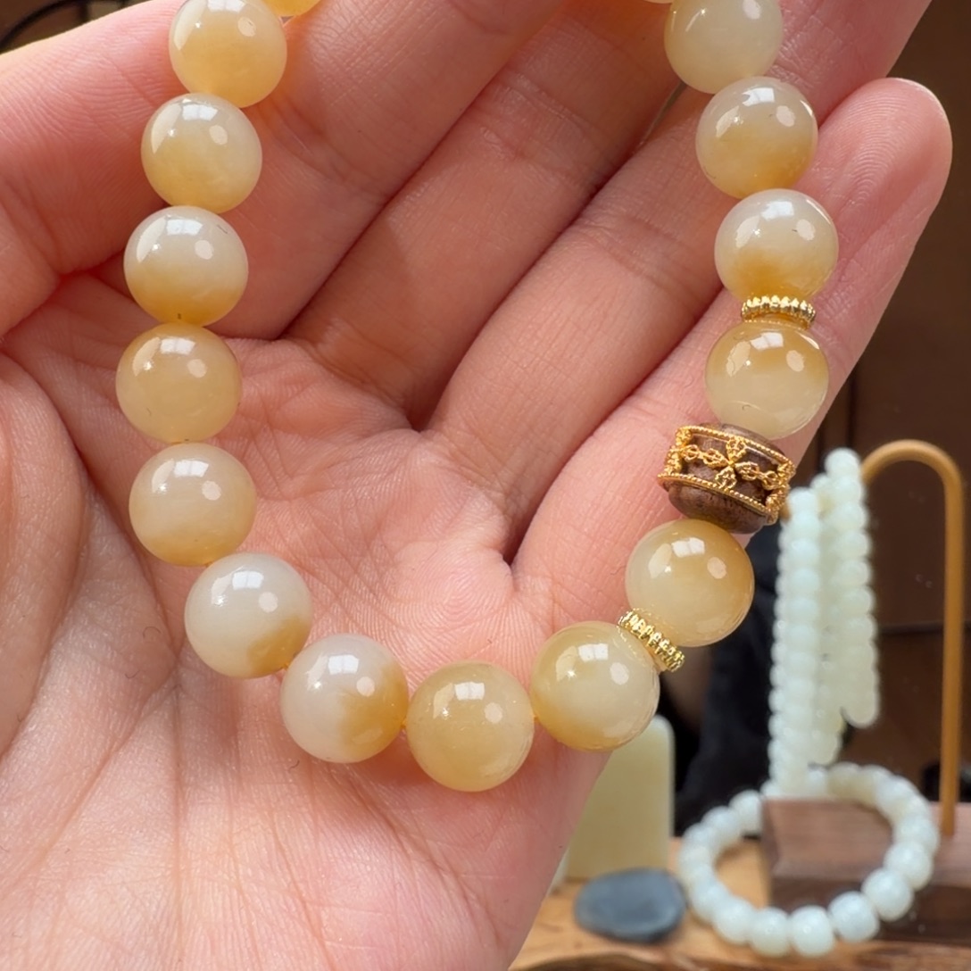 和田玉未镶嵌车挂