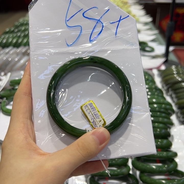 和田玉手镯未镶嵌明*芯