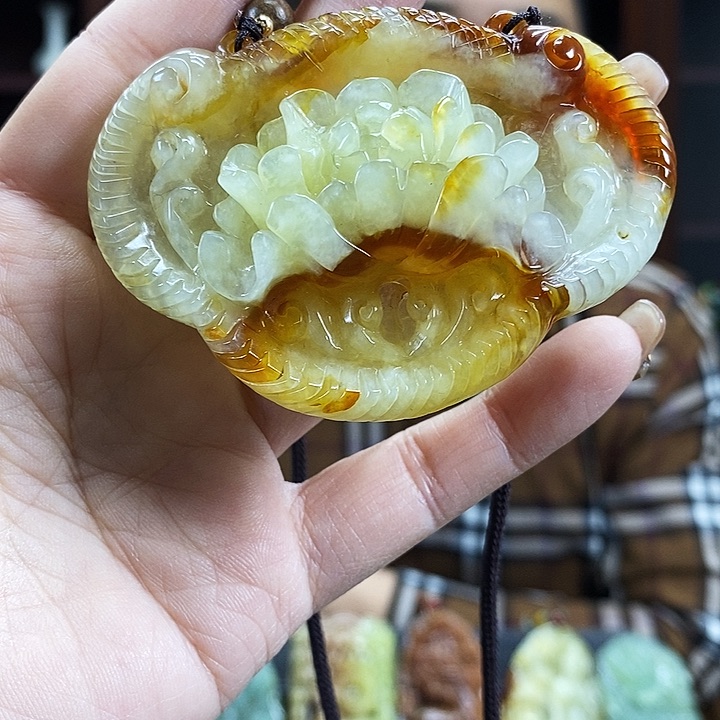 蛇纹石玉吊坠未镶嵌