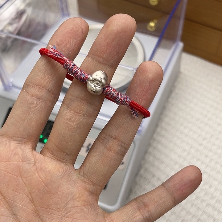 足银皮质蛇足银手绳