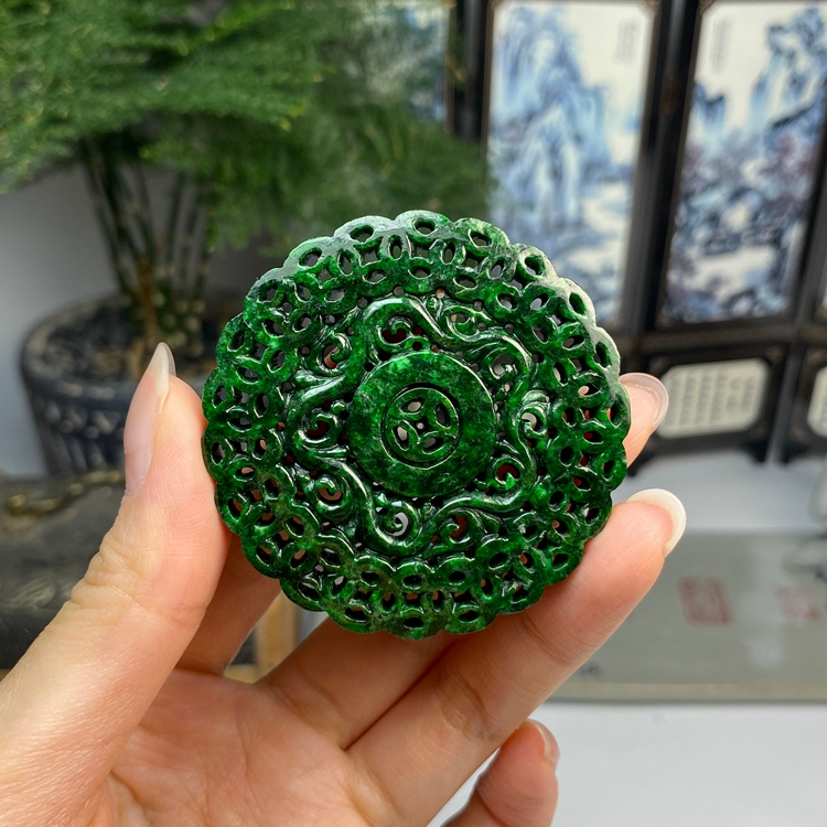 满绿辣色镂空铜钱挂件 天然翡翠A货